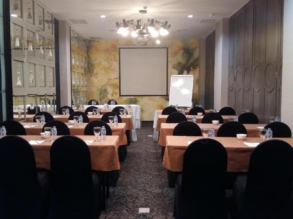 Couleur Hotel Cengkareng Dżakarta Zewnętrze zdjęcie
